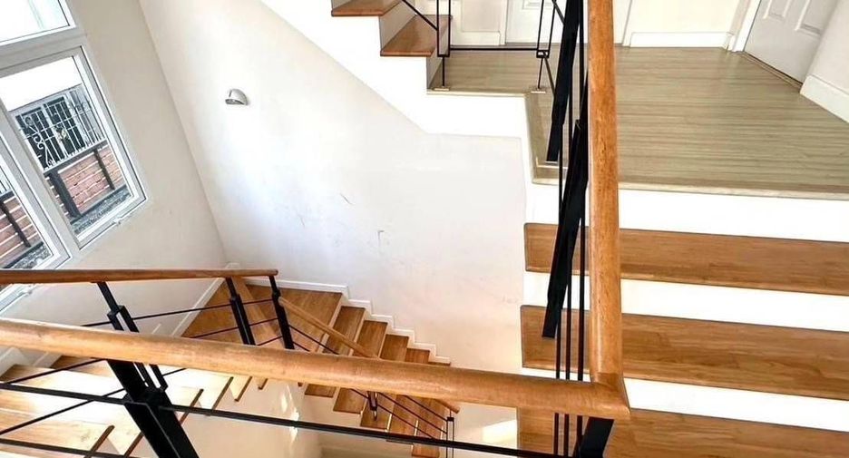 For sale 4 bedrooms house in Taling Chan, Bangkok