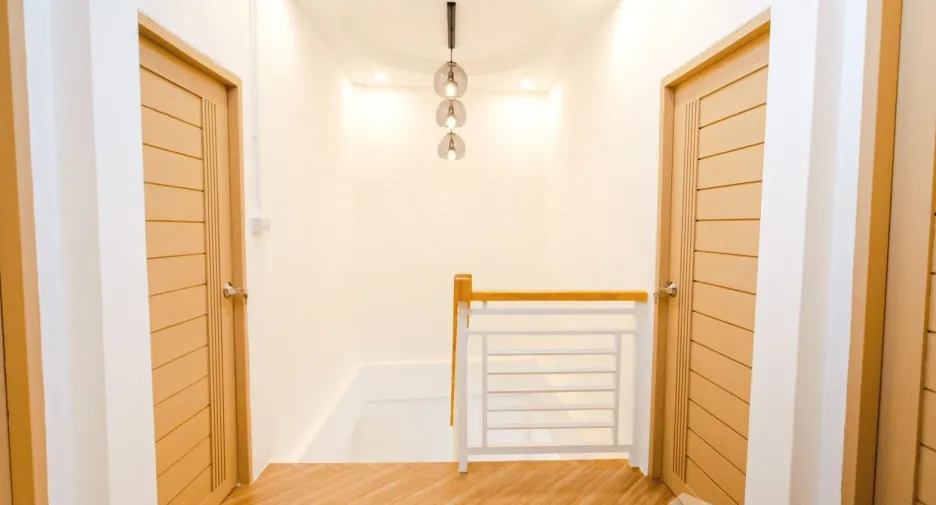 For sale 4 bedrooms townhouse in Wang Thonglang, Bangkok