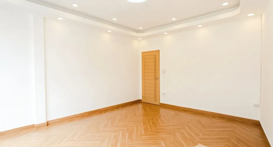 For sale 4 bedrooms townhouse in Wang Thonglang, Bangkok