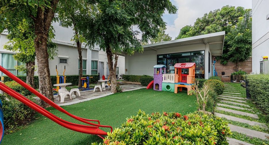 For sale 1 bed condo in Mueang Samut Prakan, Samut Prakan
