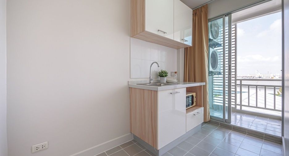 For sale 1 bed condo in Mueang Samut Prakan, Samut Prakan