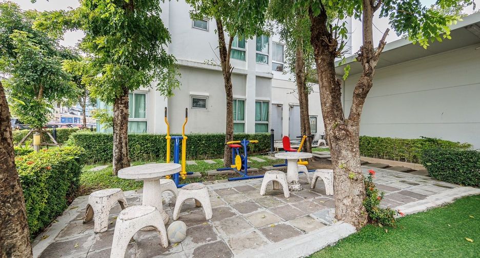 For sale 1 bed condo in Mueang Samut Prakan, Samut Prakan
