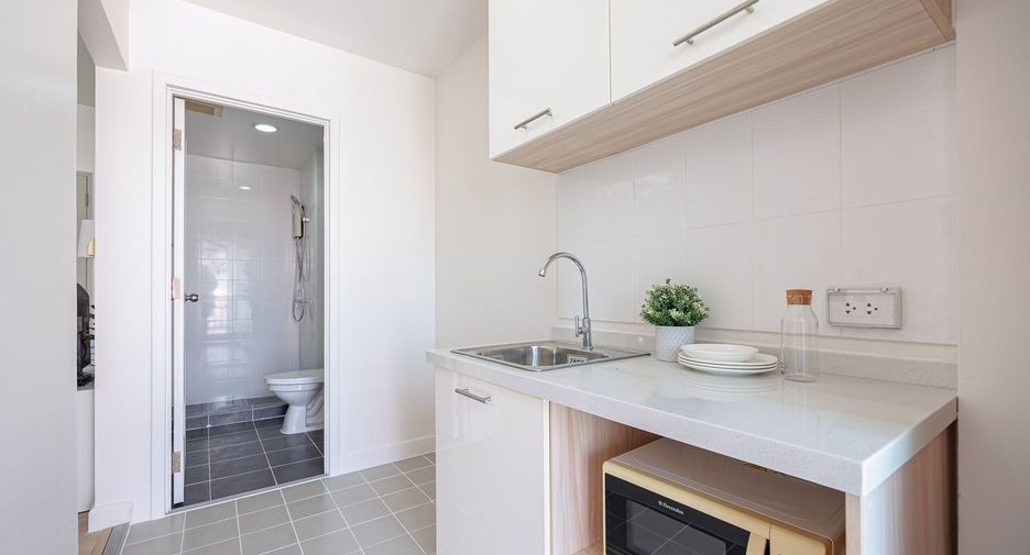 For sale 1 bed condo in Mueang Samut Prakan, Samut Prakan
