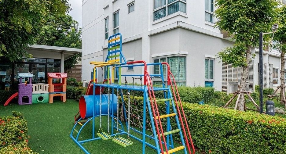 For sale 1 bed condo in Mueang Samut Prakan, Samut Prakan