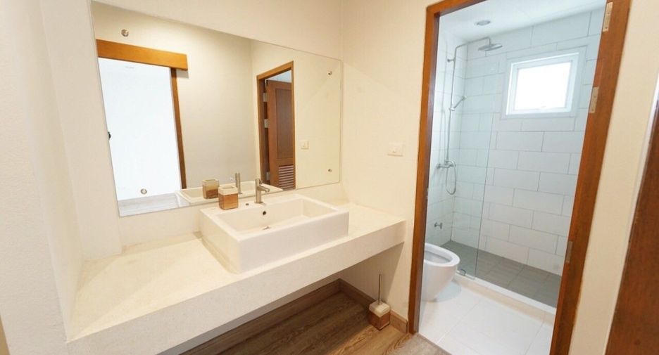 For rent 3 bedrooms townhouse in Mueang Chiang Mai, Chiang Mai