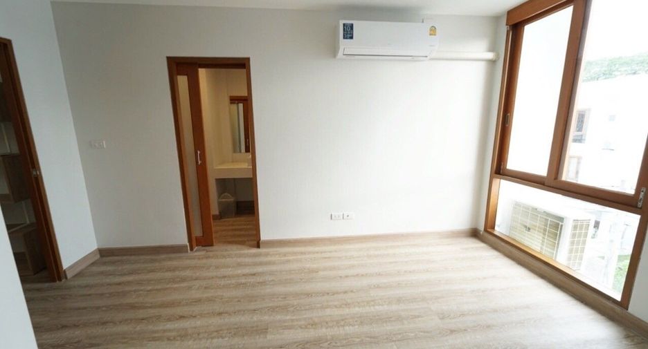 For rent 3 bedrooms townhouse in Mueang Chiang Mai, Chiang Mai