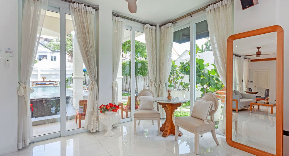 For rent 5 bedrooms villa in Bang Lamung, Chonburi
