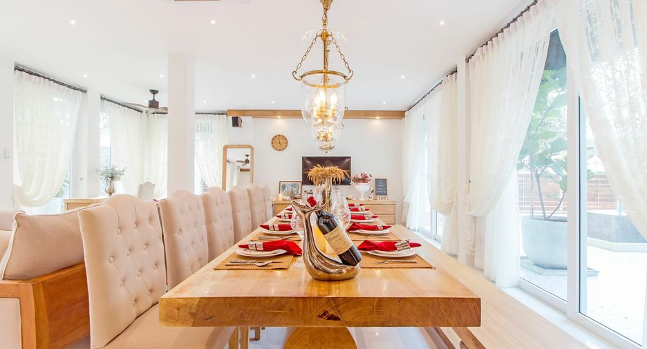 For rent 5 bedrooms villa in Bang Lamung, Chonburi