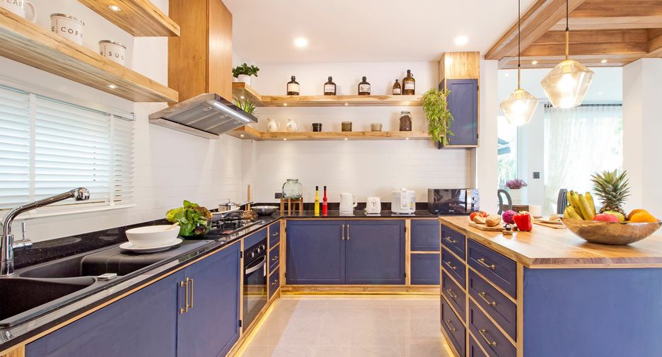 For rent 5 bedrooms villa in Bang Lamung, Chonburi