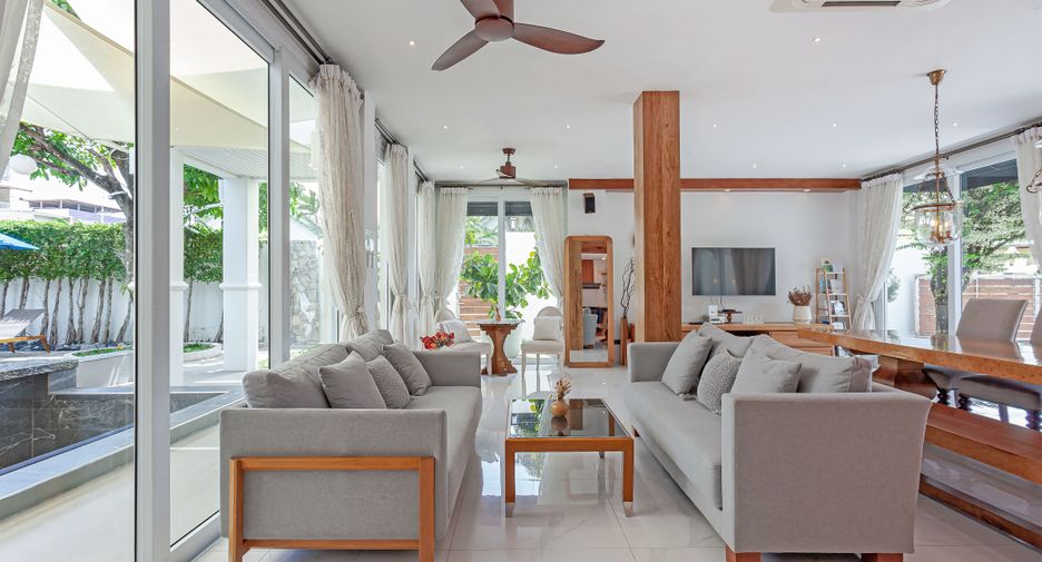 For rent 5 bedrooms villa in Bang Lamung, Chonburi