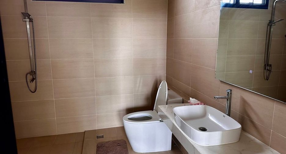 Casa en alquiler de 4 habitaciones en Mae Rim, Chiang Mai