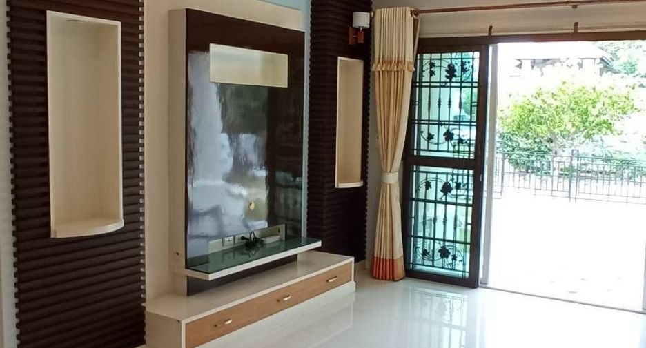 For sale 3 bedrooms house in Saraphi, Chiang Mai