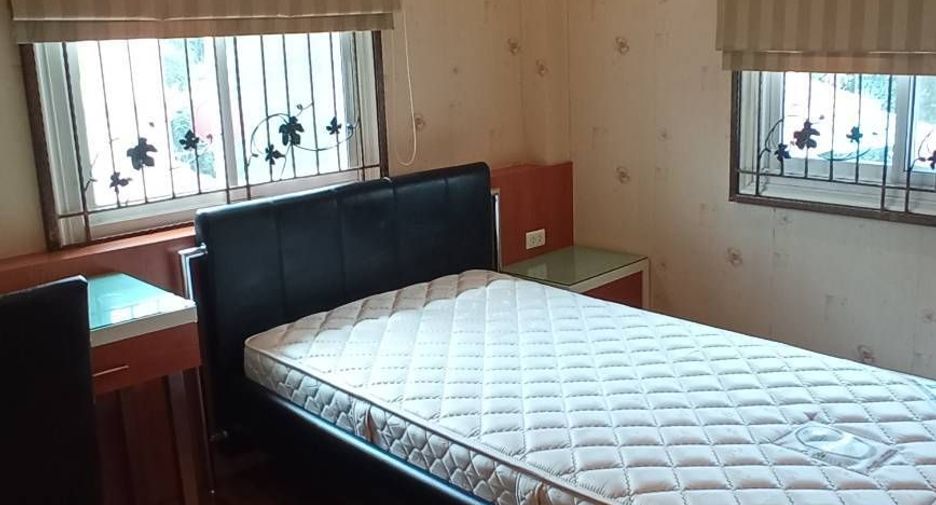 For sale 3 bedrooms house in Saraphi, Chiang Mai