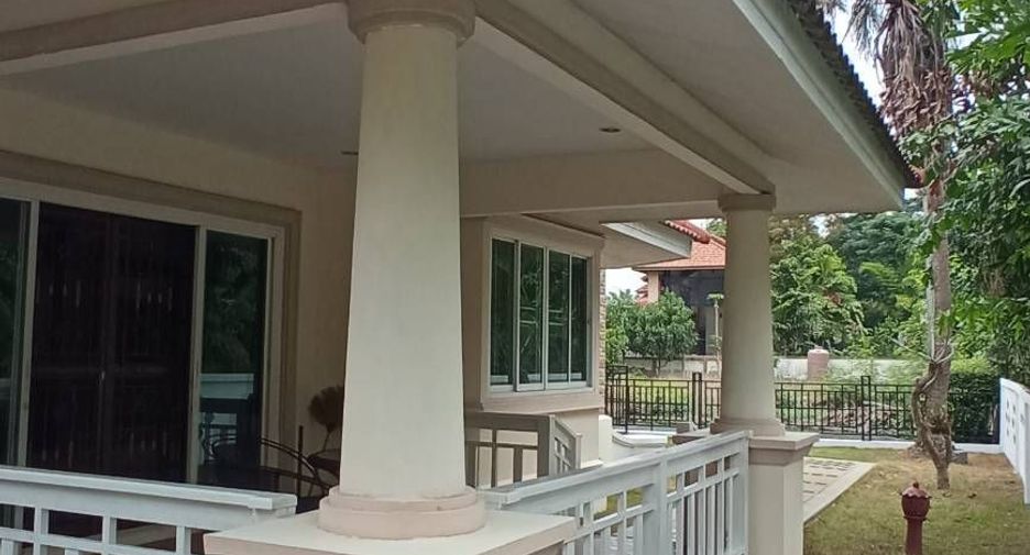 For sale 3 bedrooms house in Saraphi, Chiang Mai