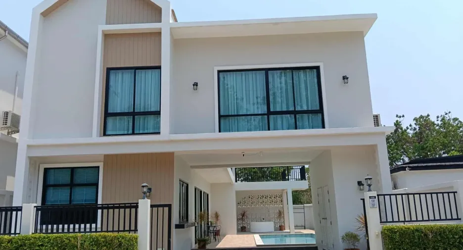 For rent 4 bedrooms villa in Hua Hin, Prachuap Khiri Khan