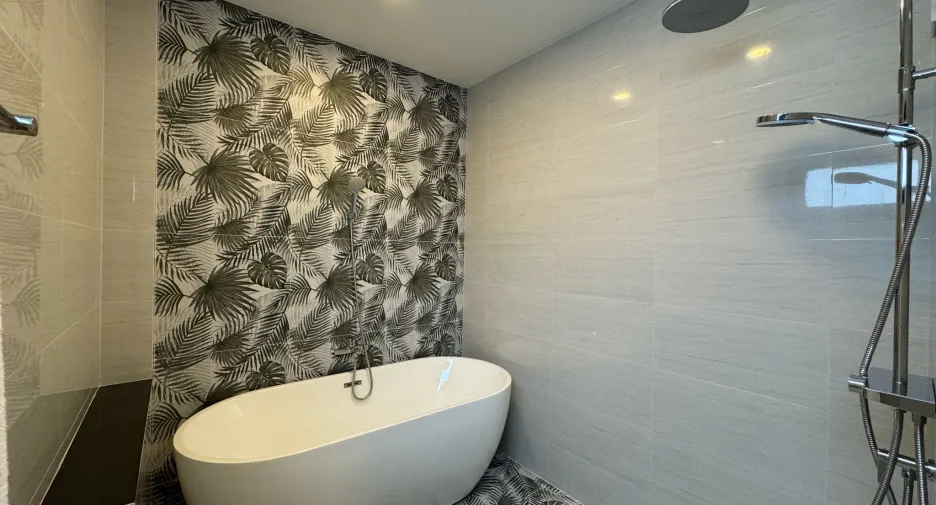 For rent 4 bedrooms villa in Hua Hin, Prachuap Khiri Khan