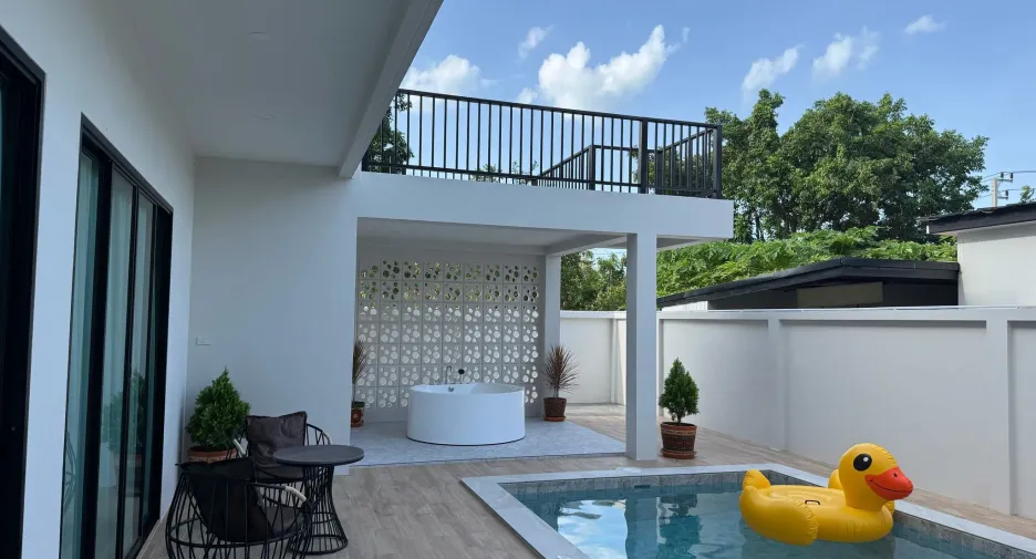 For rent 4 bedrooms villa in Hua Hin, Prachuap Khiri Khan