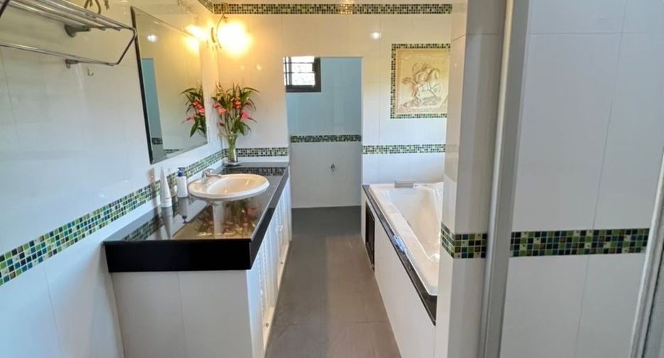 For sale and for rent 5 bedrooms villa in Mae Rim, Chiang Mai