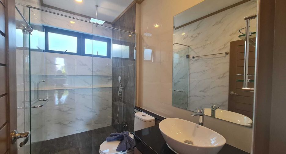 À louer 3 chambres villa à Mueang Phuket, Phuket