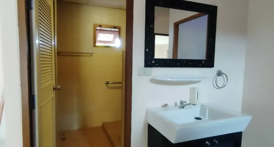 Casa en alquiler de 4 habitaciones en Mueang Chiang Mai, Chiang Mai