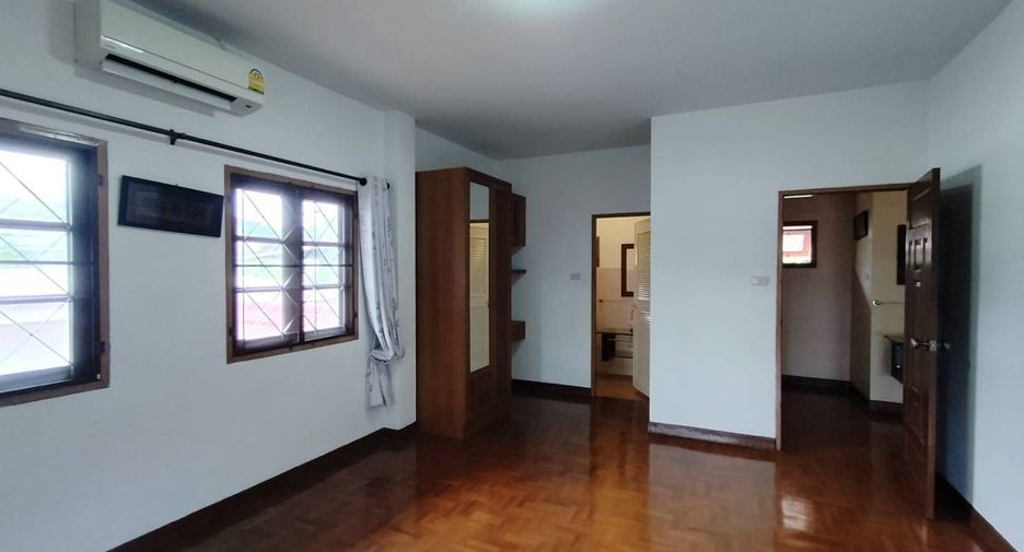 Casa en alquiler de 4 habitaciones en Mueang Chiang Mai, Chiang Mai