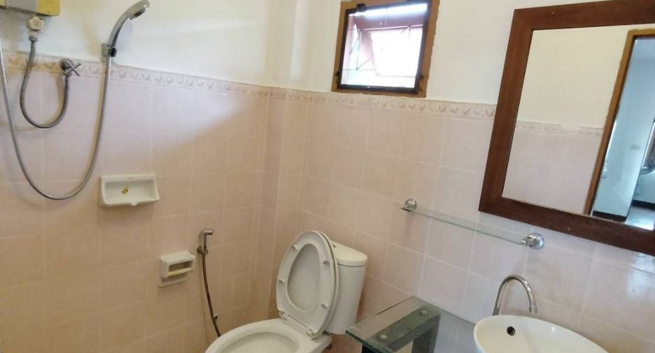 Casa en alquiler de 4 habitaciones en Mueang Chiang Mai, Chiang Mai