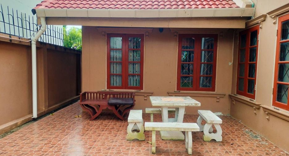 Casa en alquiler de 4 habitaciones en Mueang Chiang Mai, Chiang Mai