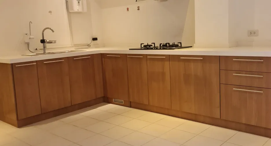 For sale 4 bedrooms house in Huai Khwang, Bangkok