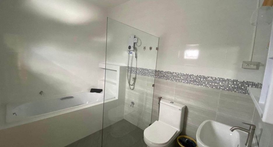 For rent 4 bedrooms house in San Sai, Chiang Mai