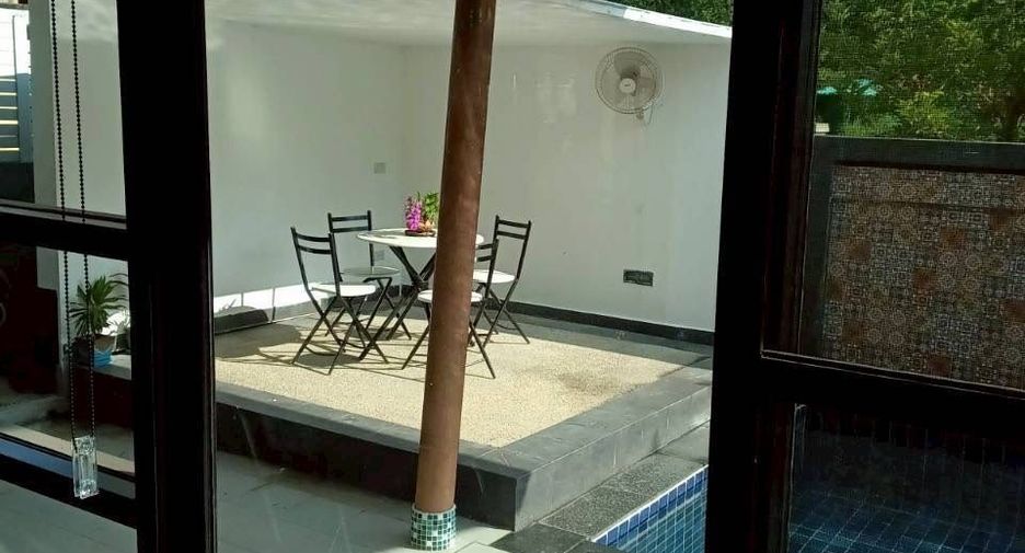 Casa en alquiler de 3 habitaciones en Bang Lamung, Chonburi