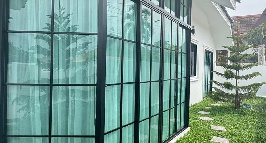 À louer 3 chambres villa à Bang Lamung, Chonburi