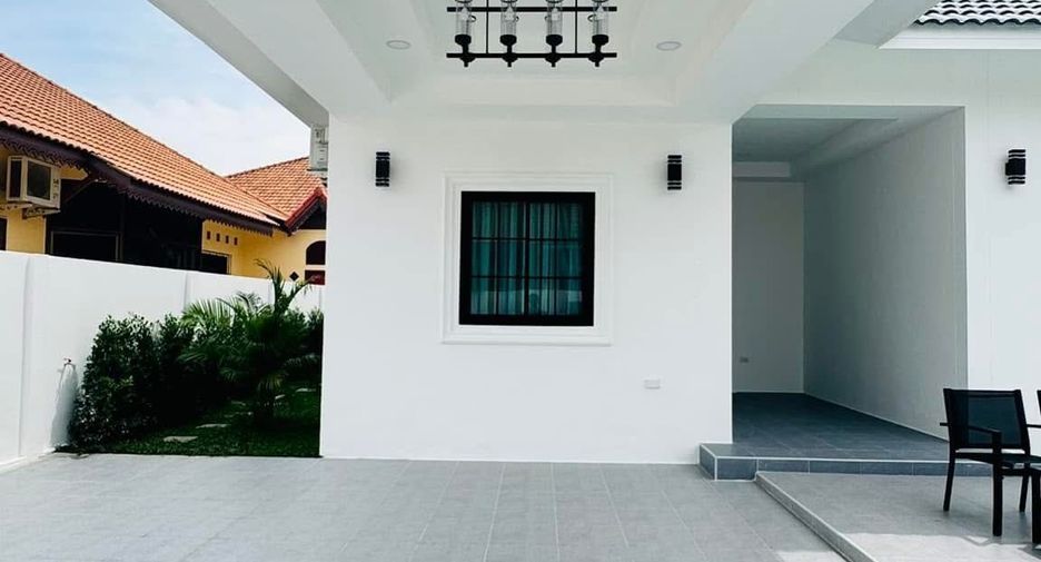 À louer 3 chambres villa à Bang Lamung, Chonburi