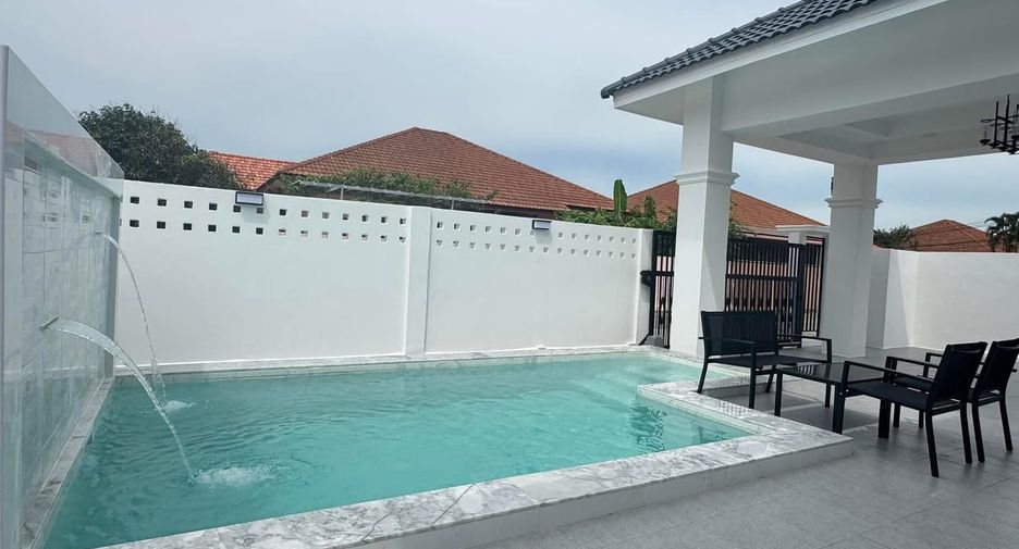 À louer 3 chambres villa à Bang Lamung, Chonburi