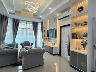 For rent 3 bedrooms villa in Bang Lamung, Chonburi