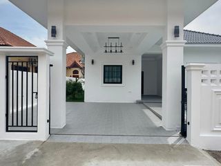 For rent 3 bedrooms villa in Bang Lamung, Chonburi
