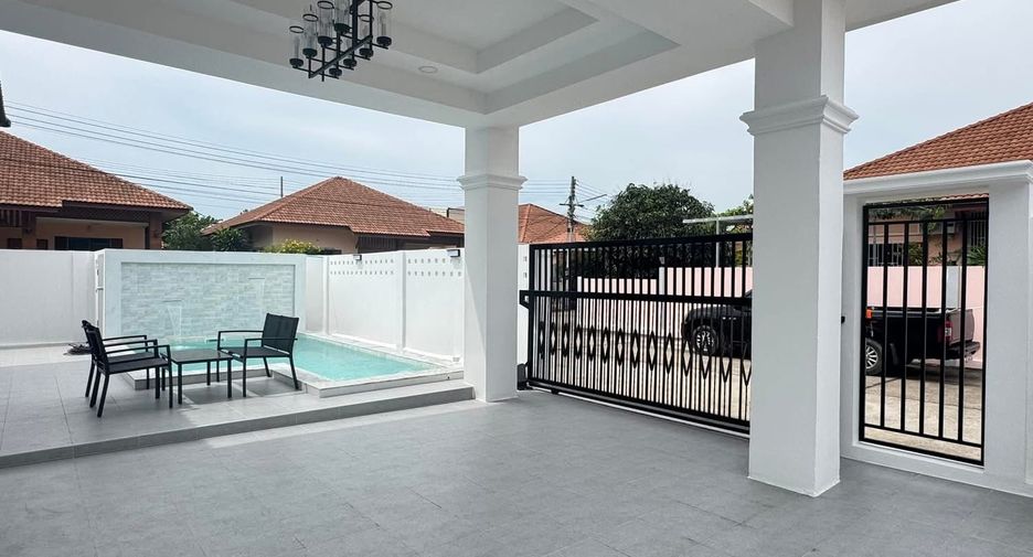 À louer 3 chambres villa à Bang Lamung, Chonburi