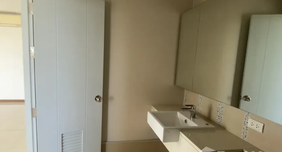 For sale 2 bedrooms condo in Mueang Chiang Mai, Chiang Mai