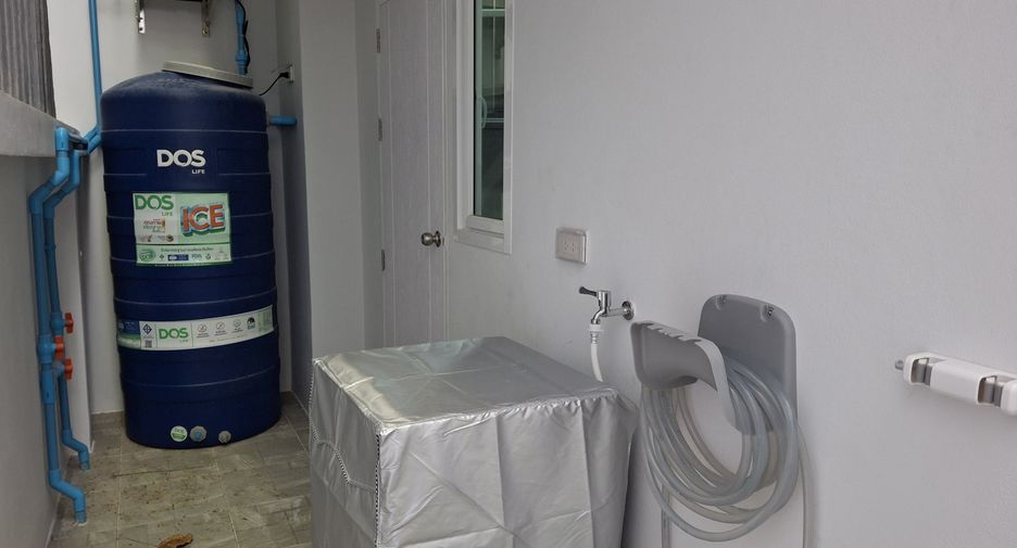 For rent 3 bedrooms townhouse in Mueang Phuket, Phuket