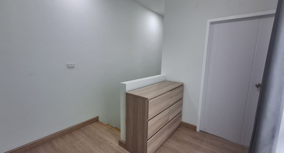 For rent 3 bedrooms townhouse in Mueang Phuket, Phuket