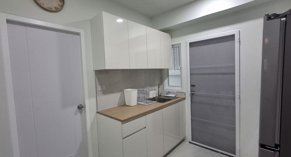 For rent 3 bedrooms townhouse in Mueang Phuket, Phuket