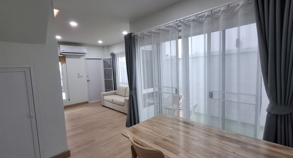 For rent 3 bedrooms townhouse in Mueang Phuket, Phuket