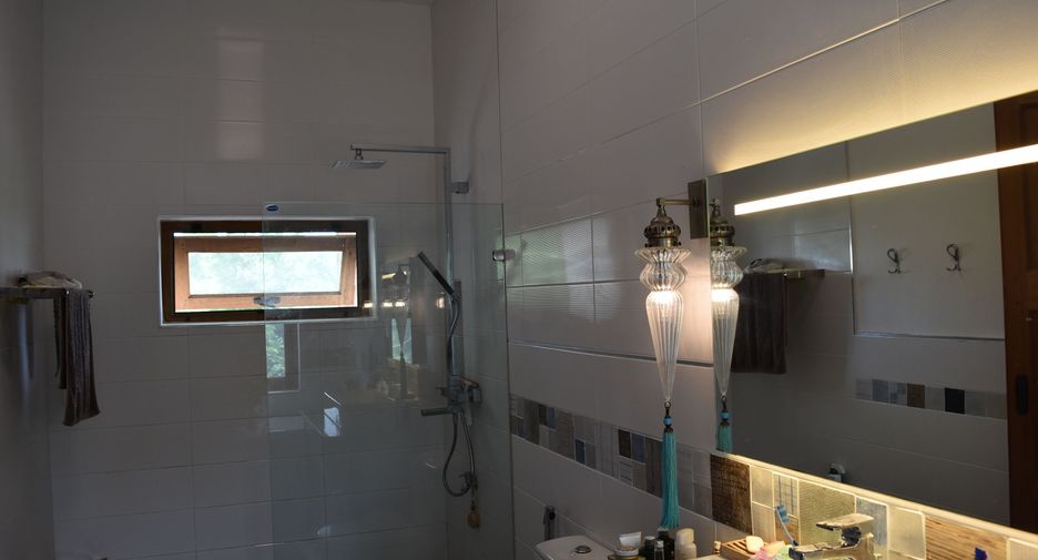 For sale 5 bedrooms house in Hang Dong, Chiang Mai