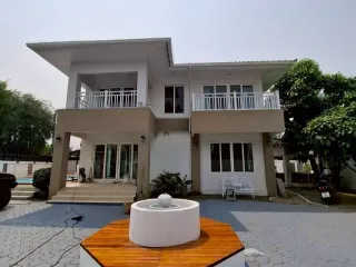 Villa en alquiler de 4 habitaciones en Saraphi, Chiang Mai