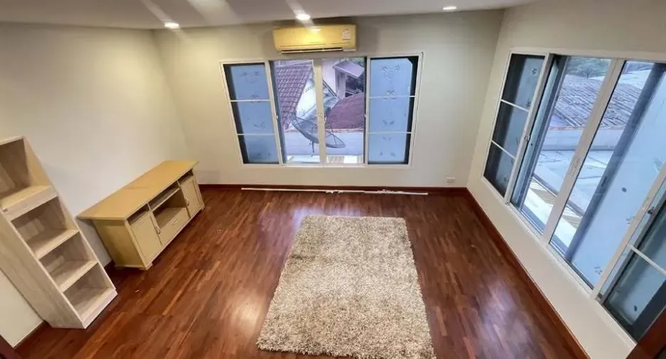 Haus zum Kauf und zur Miete mit 3 Zimmer in Chatuchak, Bangkok