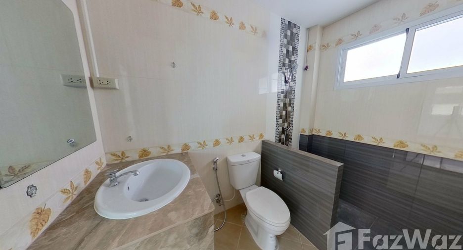 For sale 4 bedrooms house in Mueang Chiang Mai, Chiang Mai