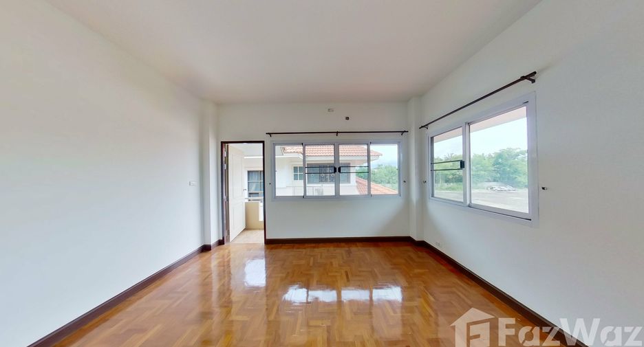 For sale 4 bedrooms house in Mueang Chiang Mai, Chiang Mai
