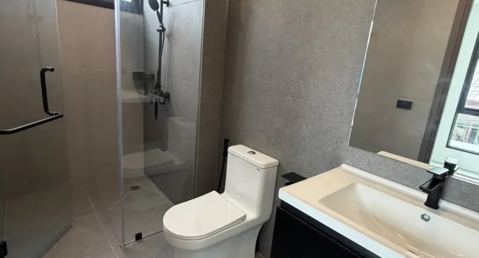 Villa en alquiler de 3 habitaciones en Bang Lamung, Chonburi
