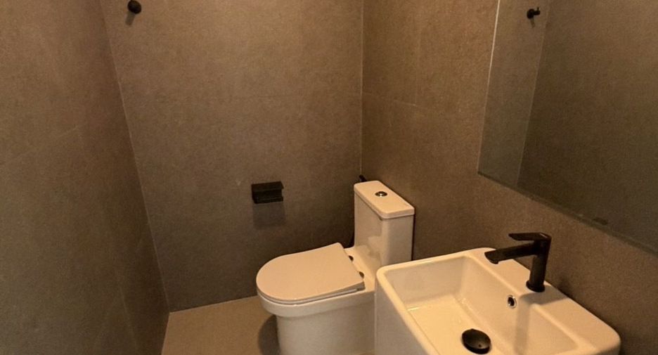 For rent 3 bedrooms villa in Bang Lamung, Chonburi
