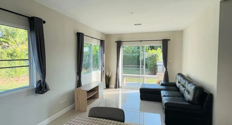 Haus zur Miete mit 3 Zimmer in Saraphi, Chiang Mai