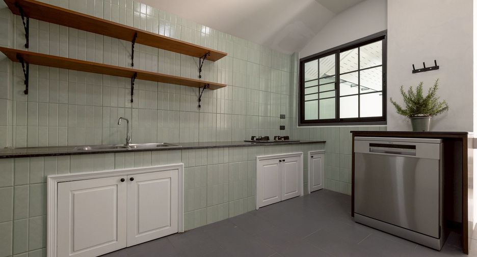 Villa en venta y en alquiler de 5 habitaciones en San Kamphaeng, Chiang Mai